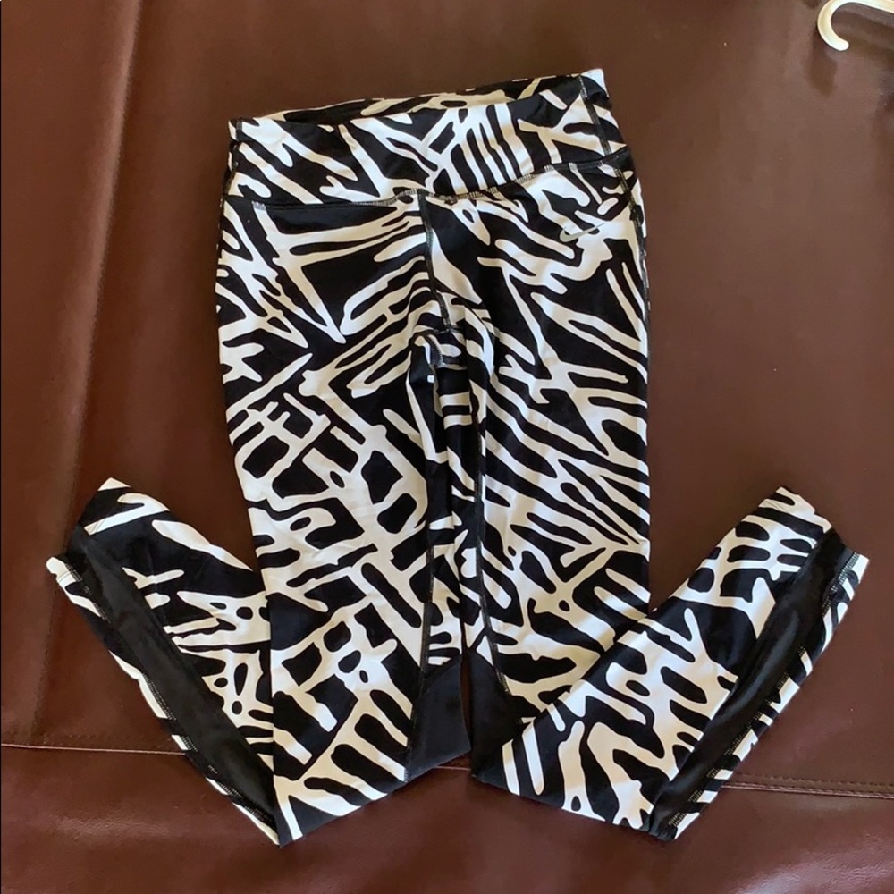 Nike Dri-Fit full length tight - Picture 1 of 4